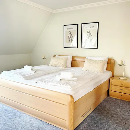 Mit Garten Und Idyllischer Ruhe *