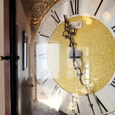 Mit Garten Und Idyllischer Ruhe