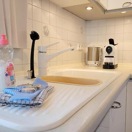 Mit Garten Und Idyllischer Ruhe *