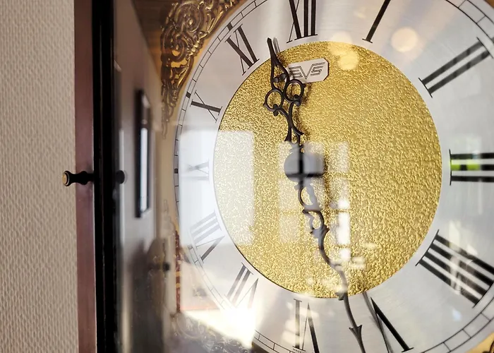 Mit Garten Und Idyllischer Ruhe